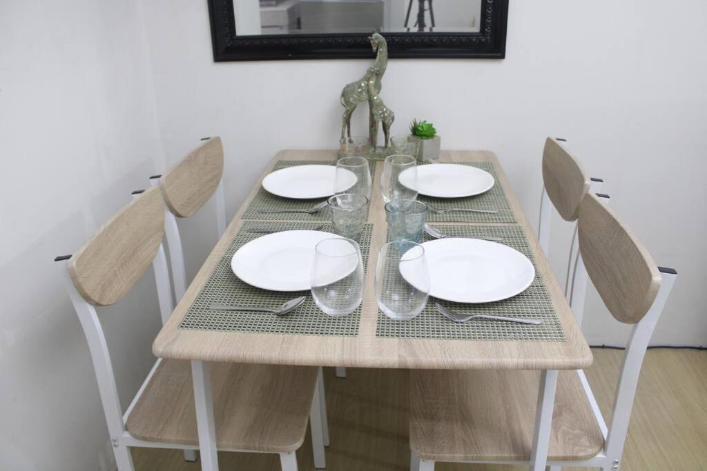 Huge A2J Executive Luxury 1Br Suite Near Abs Cbn, Gma Manila Luaran gambar
