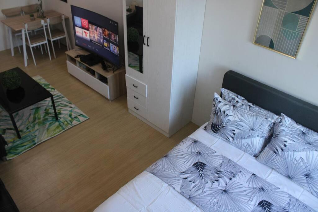 Huge A2J Executive Luxury 1Br Suite Near Abs Cbn, Gma Manila Luaran gambar