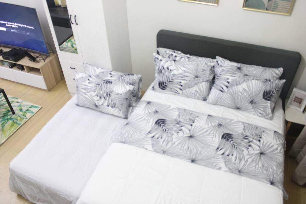 Huge A2J Executive Luxury 1Br Suite Near Abs Cbn, Gma Manila Luaran gambar