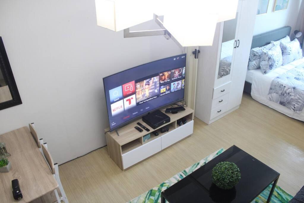Huge A2J Executive Luxury 1Br Suite Near Abs Cbn, Gma Manila Luaran gambar