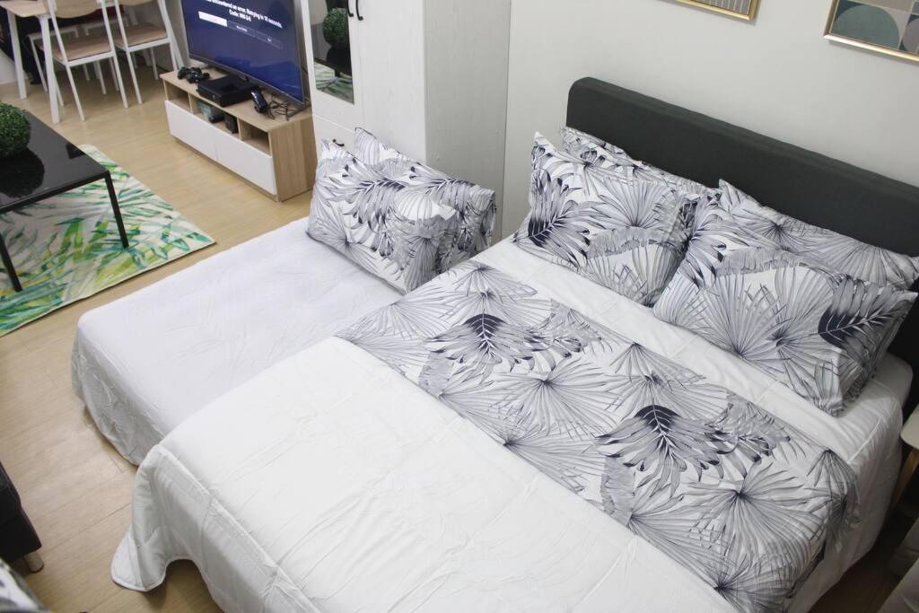 Huge A2J Executive Luxury 1Br Suite Near Abs Cbn, Gma Manila Luaran gambar
